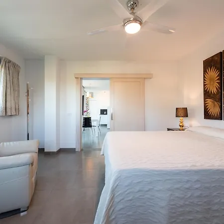 Oasis Holidays & Health - Con Rooftop Terrace *
